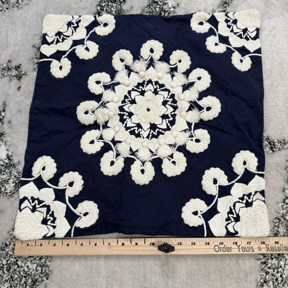 Pottery Barn Set Of 2 Navy Ivory Embroidered Floral Medallion Throw Covers 20X20